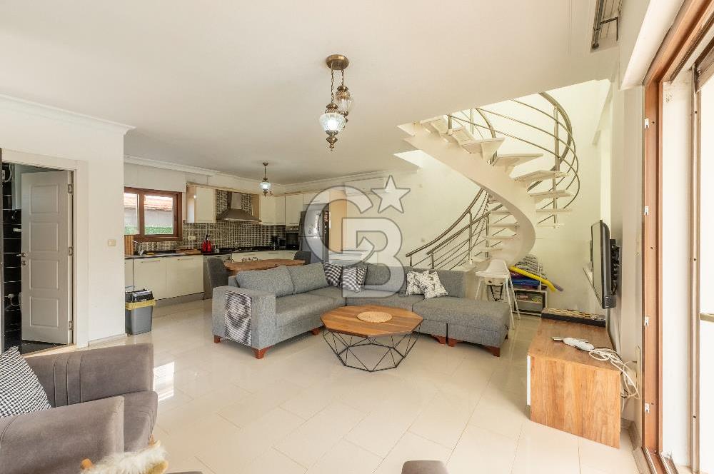 ALAÇATI GÖBENE SATILIK 3+1 MÜSTAKİL HAVUZLU VİLLA