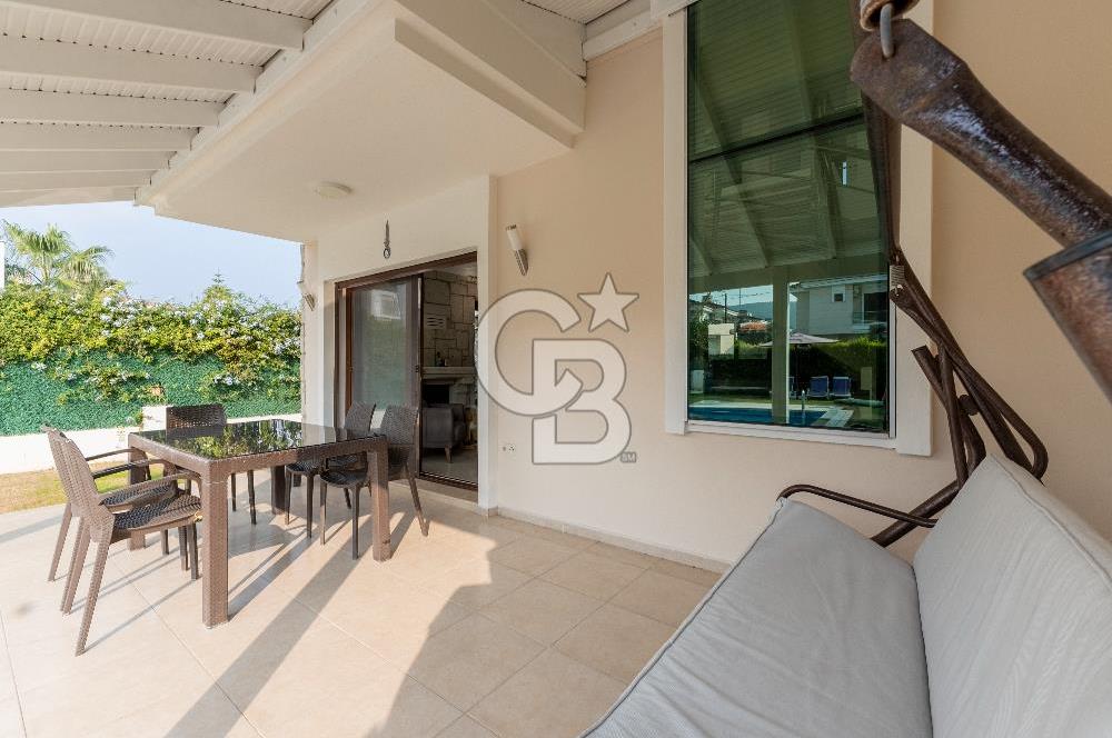 ALAÇATI GÖBENE SATILIK 3+1 MÜSTAKİL HAVUZLU VİLLA