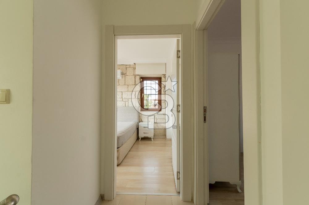 ALAÇATI GÖBENE SATILIK 3+1 MÜSTAKİL HAVUZLU VİLLA