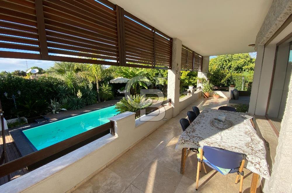 URLA İÇMELER UMUTKÖY ÇİFTLİK EVLERİ'NDE SATILIK VİLLA