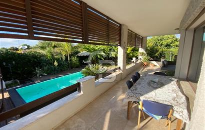 URLA İÇMELER UMUTKÖY ÇİFTLİK EVLERİ'NDE SATILIK VİLLA