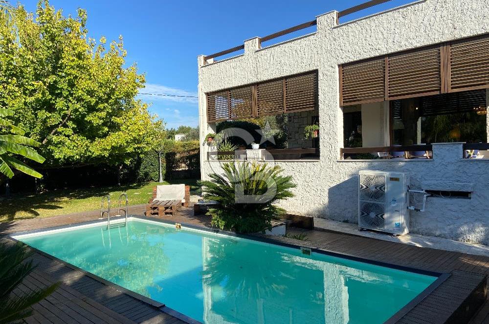 URLA İÇMELER UMUTKÖY ÇİFTLİK EVLERİ'NDE SATILIK VİLLA