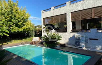 URLA İÇMELER UMUTKÖY ÇİFTLİK EVLERİ'NDE SATILIK VİLLA