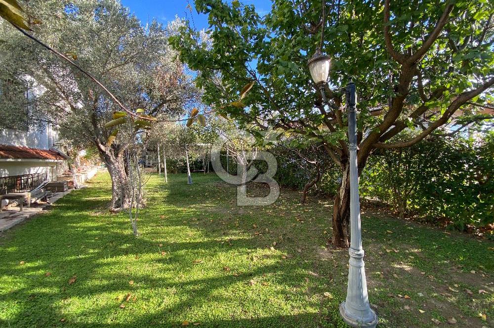 URLA İÇMELER UMUTKÖY ÇİFTLİK EVLERİ'NDE SATILIK VİLLA