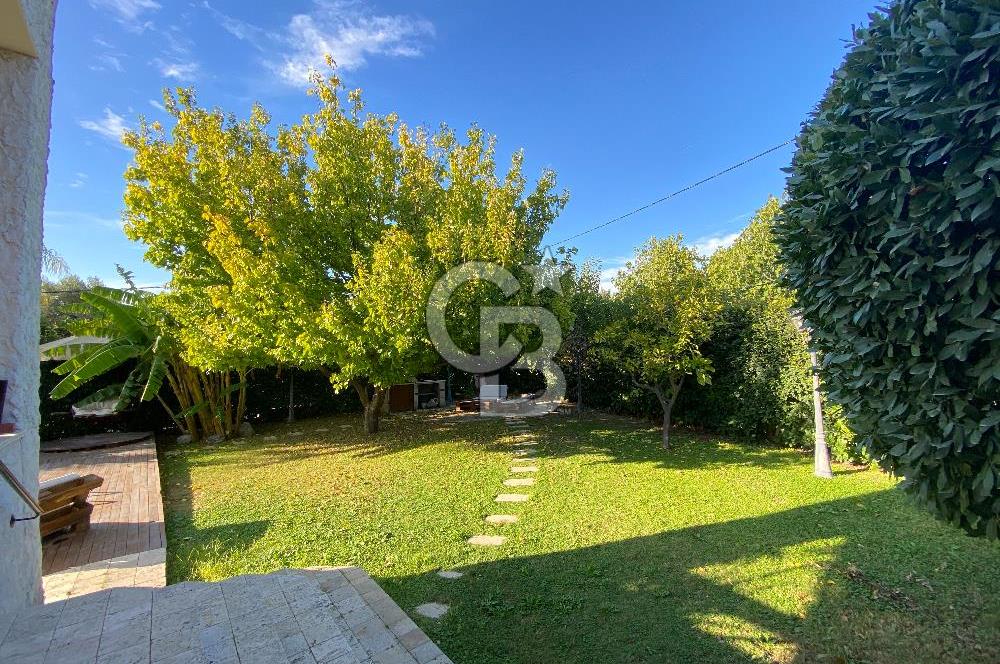 URLA İÇMELER UMUTKÖY ÇİFTLİK EVLERİ'NDE SATILIK VİLLA