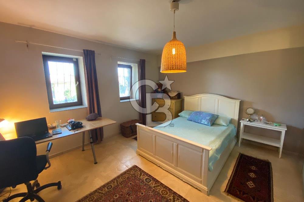 URLA İÇMELER UMUTKÖY ÇİFTLİK EVLERİ'NDE SATILIK VİLLA