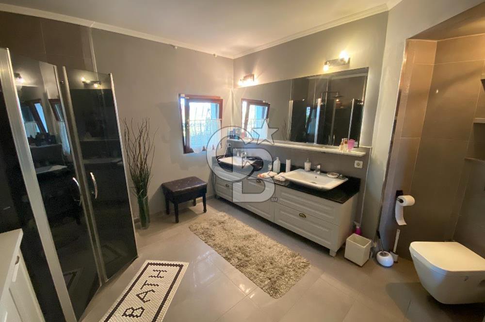 URLA İÇMELER UMUTKÖY ÇİFTLİK EVLERİ'NDE SATILIK VİLLA