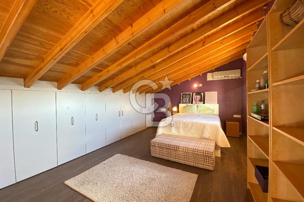 URLA İÇMELER UMUTKÖY ÇİFTLİK EVLERİ'NDE SATILIK VİLLA