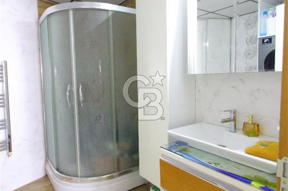 Gaziemir de Merkezi Konumda Satılık Çift Cepheli Geniş 3+1 Daire