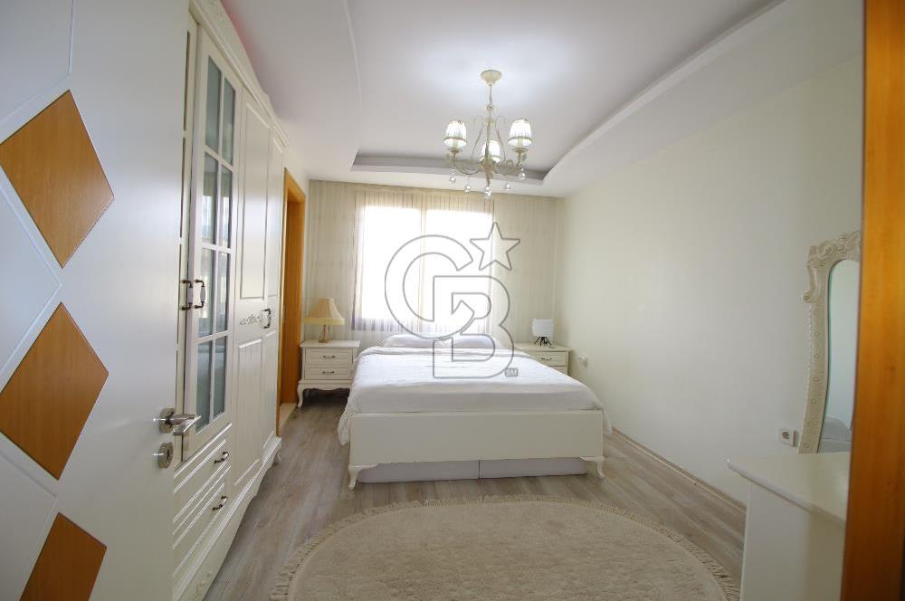 Gaziemir de Merkezi Konumda Satılık Çift Cepheli Geniş 3+1 Daire