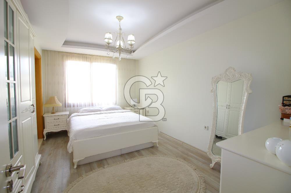 Gaziemir de Merkezi Konumda Satılık Çift Cepheli Geniş 3+1 Daire