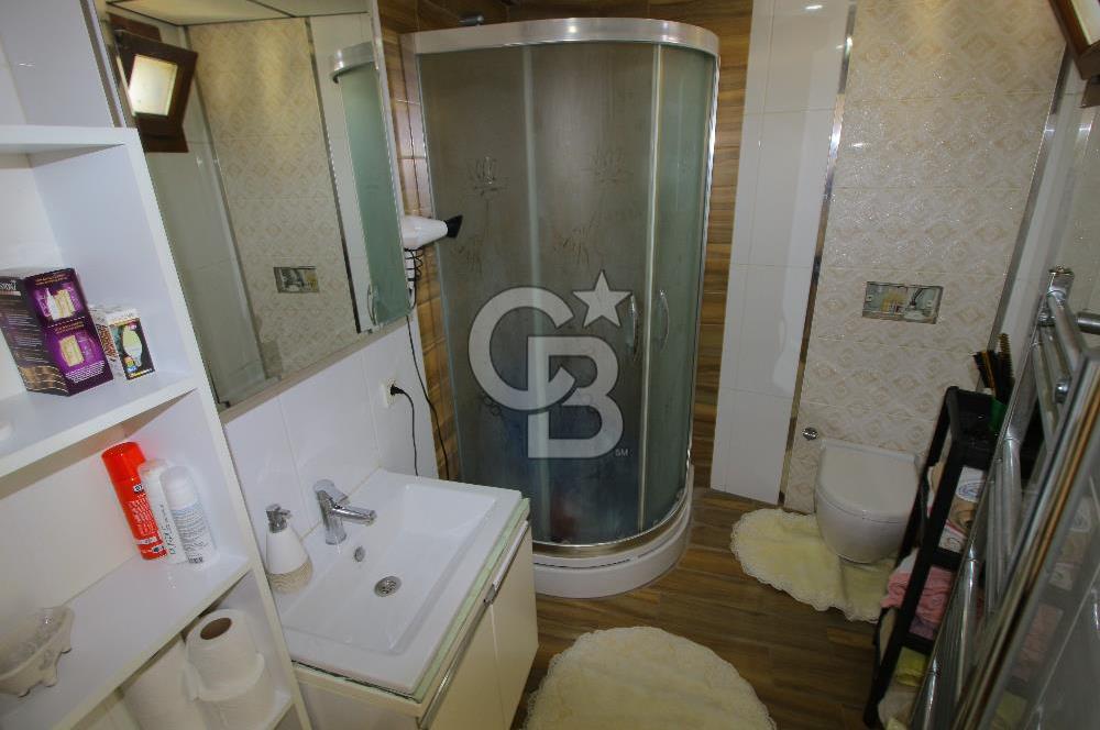 Gaziemir de Merkezi Konumda Satılık Çift Cepheli Geniş 3+1 Daire