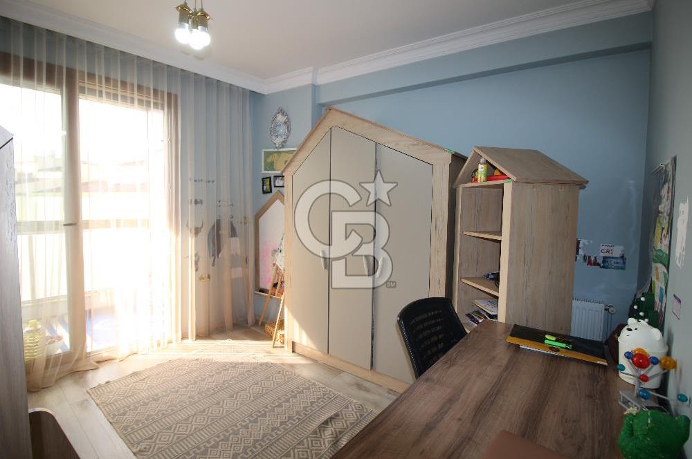 Gaziemir de Merkezi Konumda Satılık Çift Cepheli Geniş 3+1 Daire