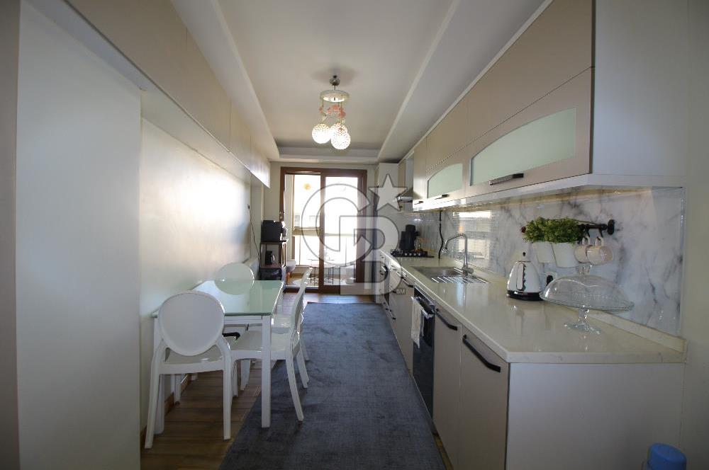 Gaziemir de Merkezi Konumda Satılık Çift Cepheli Geniş 3+1 Daire