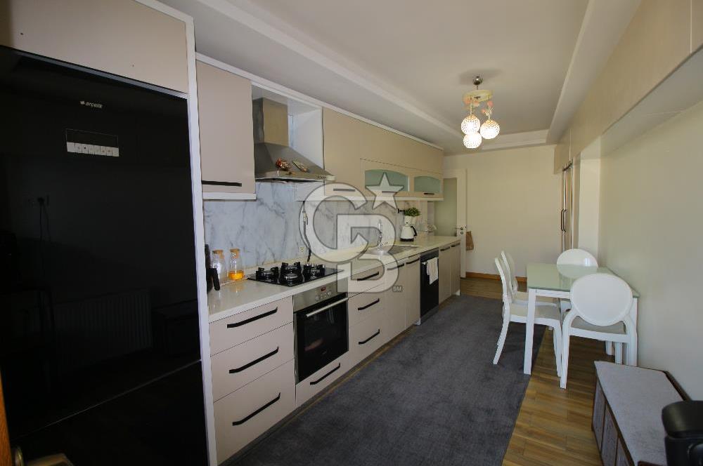 Gaziemir de Merkezi Konumda Satılık Çift Cepheli Geniş 3+1 Daire