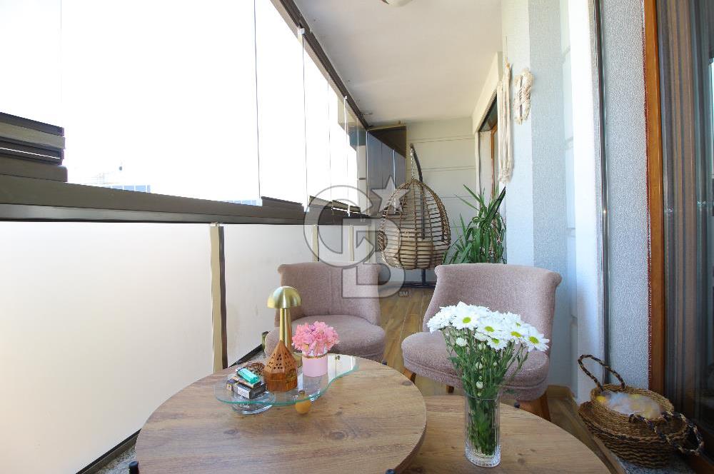 Gaziemir de Merkezi Konumda Satılık Çift Cepheli Geniş 3+1 Daire