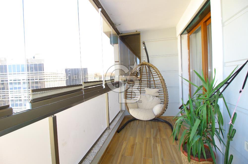 Gaziemir de Merkezi Konumda Satılık Çift Cepheli Geniş 3+1 Daire