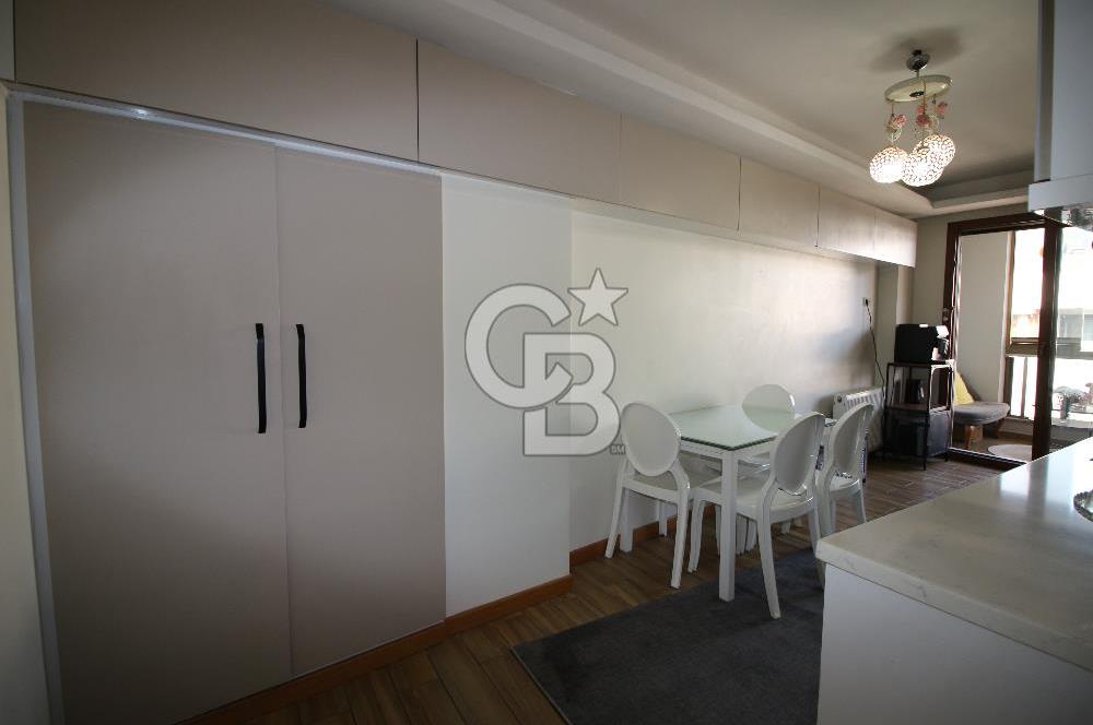 Gaziemir de Merkezi Konumda Satılık Çift Cepheli Geniş 3+1 Daire