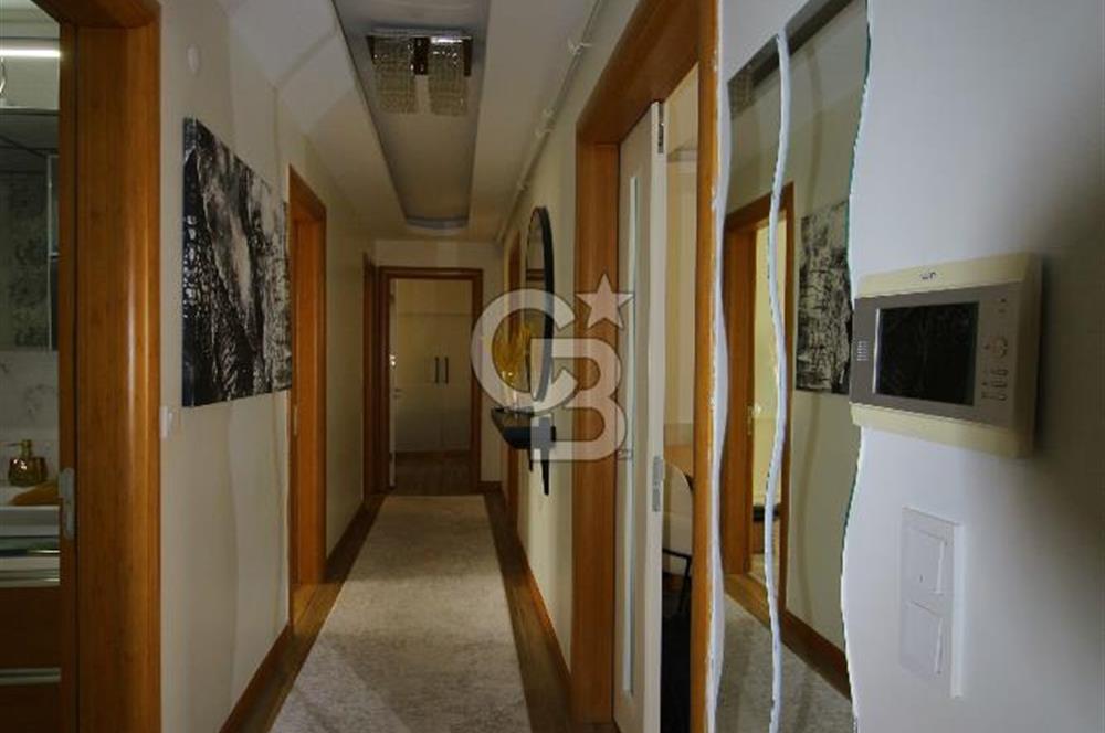Gaziemir de Merkezi Konumda Satılık Çift Cepheli Geniş 3+1 Daire