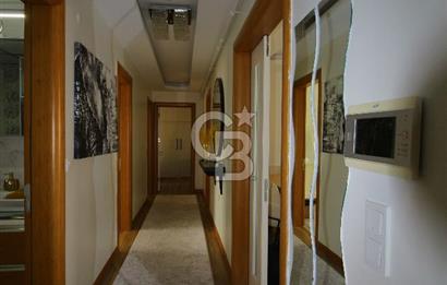 Gaziemir de Merkezi Konumda Satılık Çift Cepheli Geniş 3+1 Daire