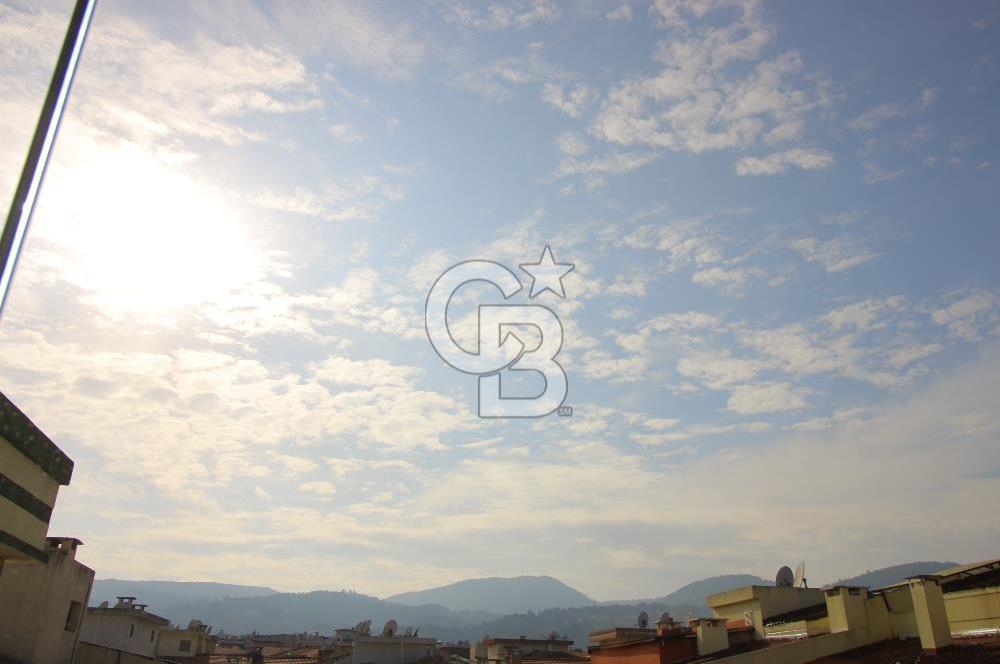 Gaziemir de Merkezi Konumda Satılık Çift Cepheli Geniş 3+1 Daire