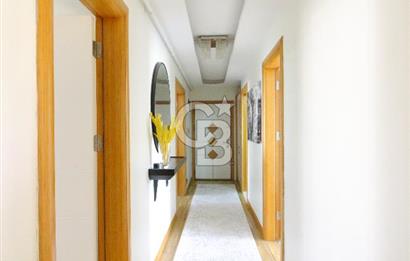 Gaziemir de Merkezi Konumda Satılık Çift Cepheli Geniş 3+1 Daire