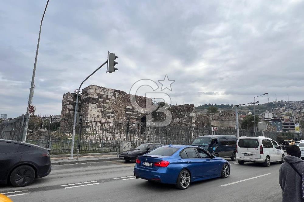 Izmir Konak Esrefpasa ikicesmelik Cadde Uzeri satilik is yeri