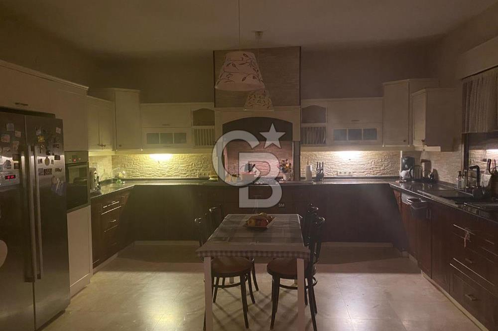 URLA İÇMELER UMUTKÖY ÇİFTLİK EVLERİ'NDE SATILIK VİLLA