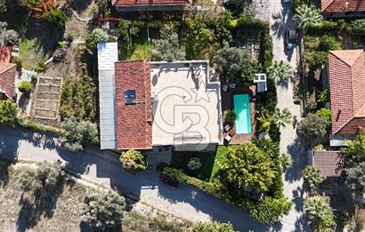 URLA İÇMELER UMUTKÖY ÇİFTLİK EVLERİ'NDE SATILIK VİLLA