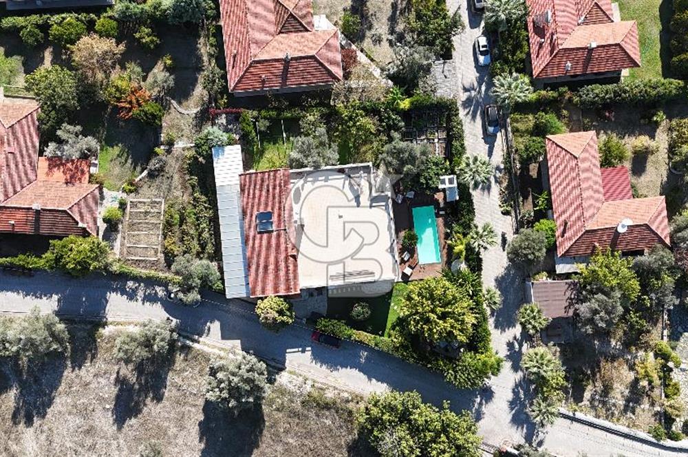 URLA İÇMELER UMUTKÖY ÇİFTLİK EVLERİ'NDE SATILIK VİLLA