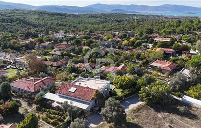 URLA İÇMELER UMUTKÖY ÇİFTLİK EVLERİ'NDE SATILIK VİLLA