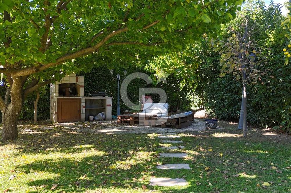 URLA İÇMELER UMUTKÖY ÇİFTLİK EVLERİ'NDE SATILIK VİLLA