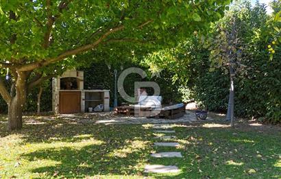 URLA İÇMELER UMUTKÖY ÇİFTLİK EVLERİ'NDE SATILIK VİLLA