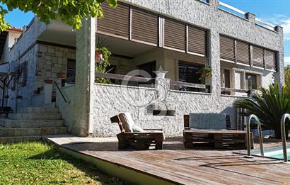 URLA İÇMELER UMUTKÖY ÇİFTLİK EVLERİ'NDE SATILIK VİLLA