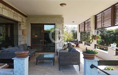 URLA İÇMELER UMUTKÖY ÇİFTLİK EVLERİ'NDE SATILIK VİLLA