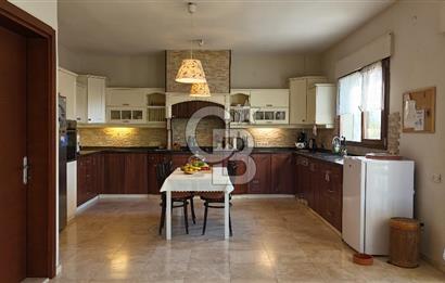 URLA İÇMELER UMUTKÖY ÇİFTLİK EVLERİ'NDE SATILIK VİLLA