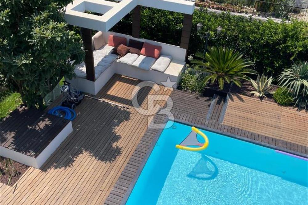 URLA İÇMELER UMUTKÖY ÇİFTLİK EVLERİ'NDE SATILIK VİLLA