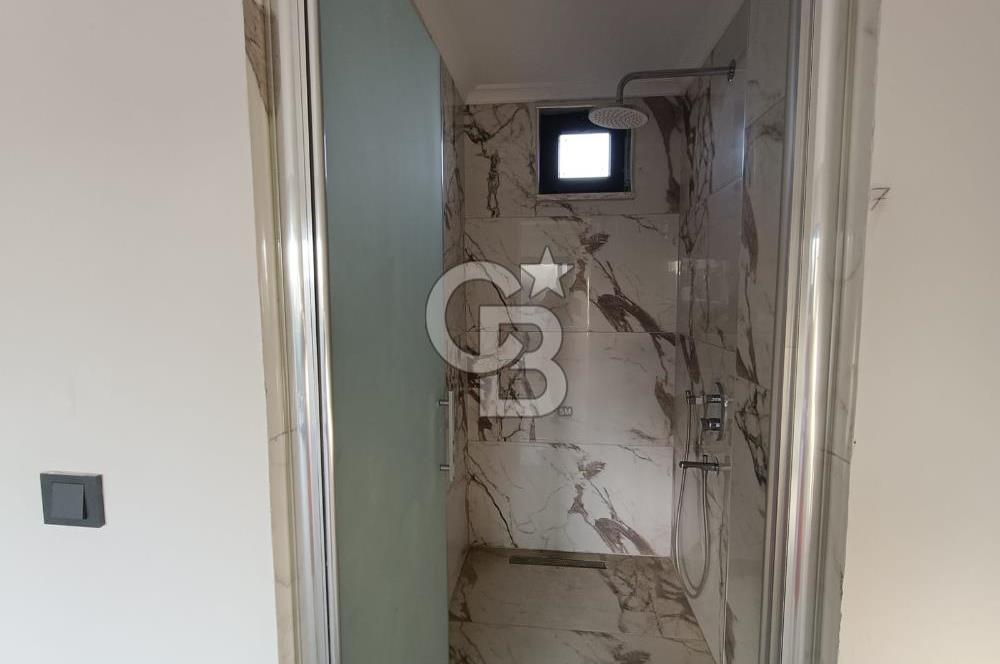 Ayvalık Tuzla Mevkii Müstakil Havuzlu Deniz Kıyısı Satılık Villa