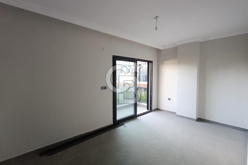 Ayvalık Tuzla Mevkii Müstakil Havuzlu Deniz Kıyısı Satılık Villa