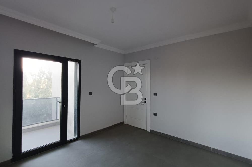 Ayvalık Tuzla Mevkii Müstakil Havuzlu Deniz Kıyısı Satılık Villa