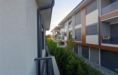 Ayvalık Tuzla Mevkii Müstakil Havuzlu Deniz Kıyısı Satılık Villa