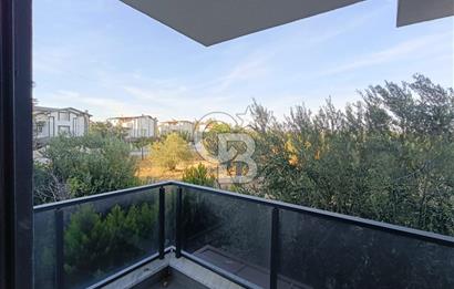 Ayvalık Tuzla Mevkii Müstakil Havuzlu Deniz Kıyısı Satılık Villa