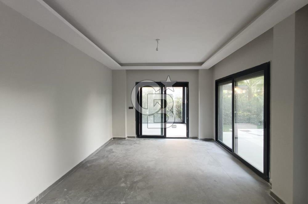 Ayvalık Tuzla Mevkii Müstakil Havuzlu Deniz Kıyısı Satılık Villa