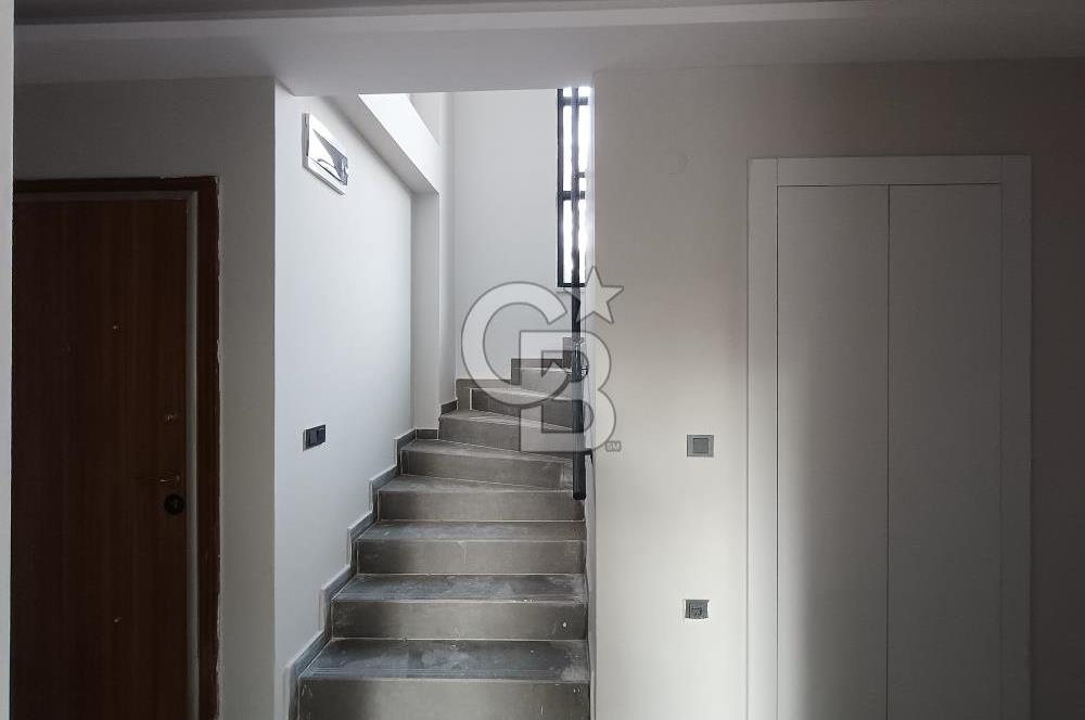 Ayvalık Tuzla Mevkii Müstakil Havuzlu Deniz Kıyısı Satılık Villa