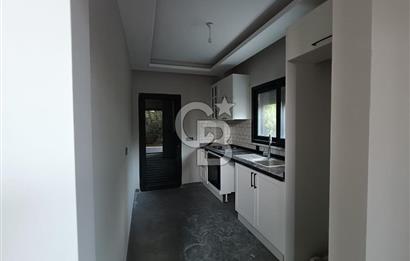 Ayvalık Tuzla Mevkii Müstakil Havuzlu Deniz Kıyısı Satılık Villa