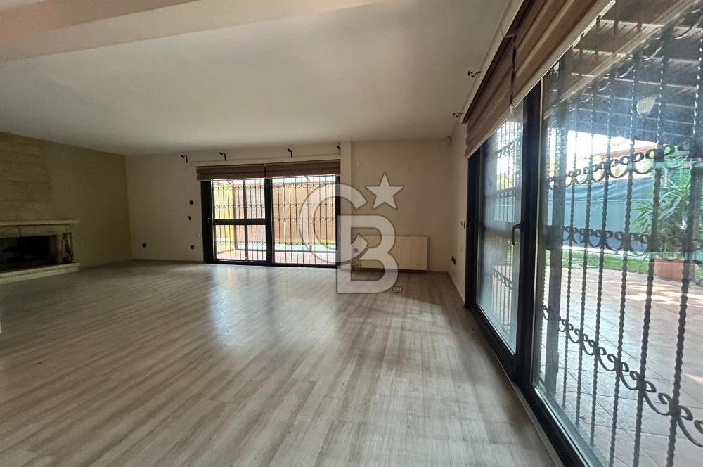 Tuzla Mercan Sahil'de Masalsı işyerine uygun 4+2 villa