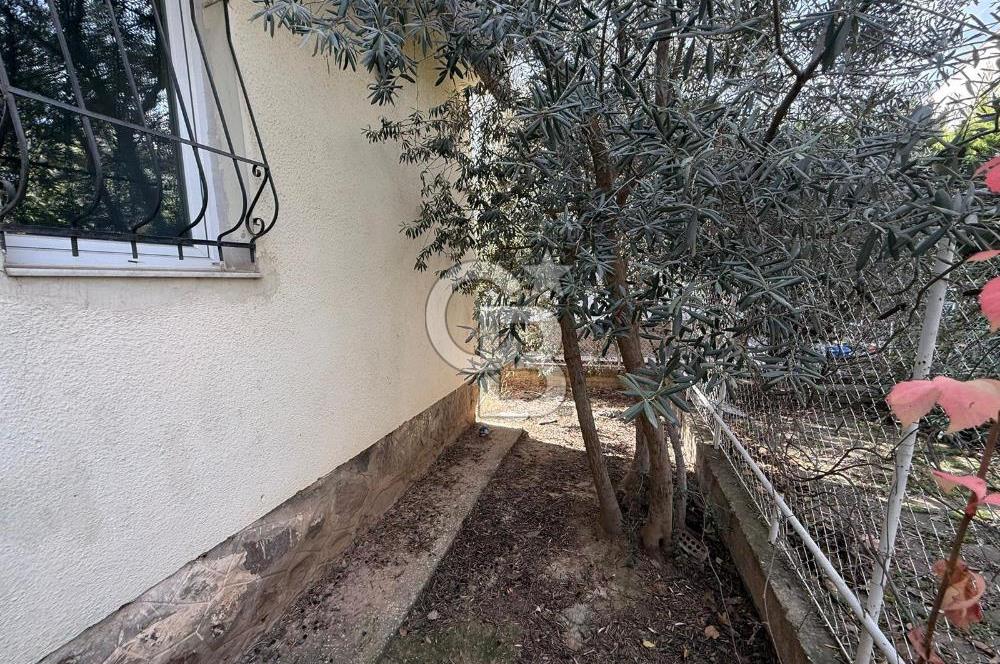 Balçova İş Bankası Evlerinde Satılık Villa