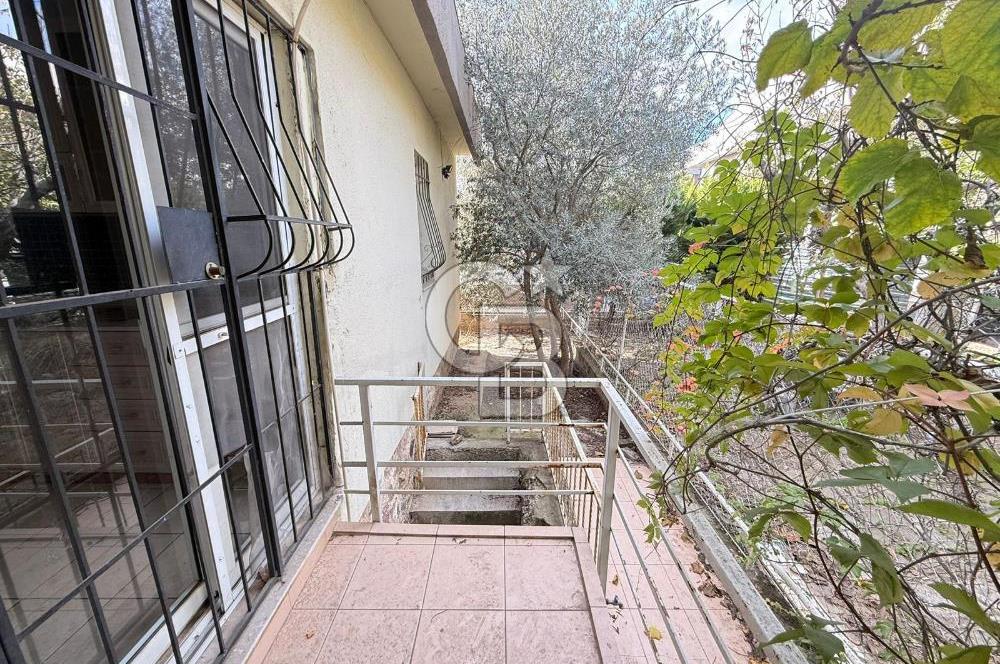 Balçova İş Bankası Evlerinde Satılık Villa