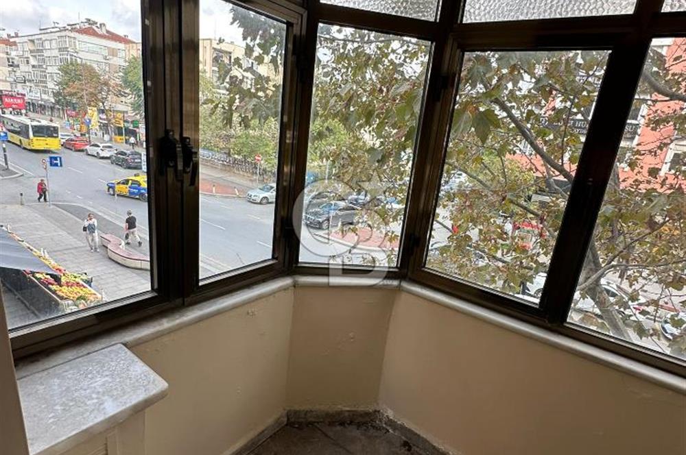 İNCİRLİ CADDESİNDE YÜKSEK TABELA DEĞERLİ KİRALIK 3+1 DAİRE