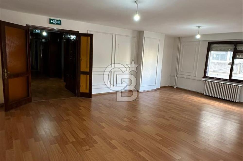 İNCİRLİ CADDESİNDE YÜKSEK TABELA DEĞERLİ KİRALIK 3+1 DAİRE